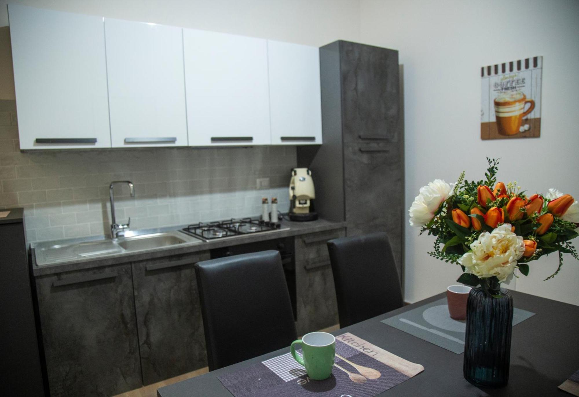 Peppe Prestige Home เนเปิลส์ ภายนอก รูปภาพ